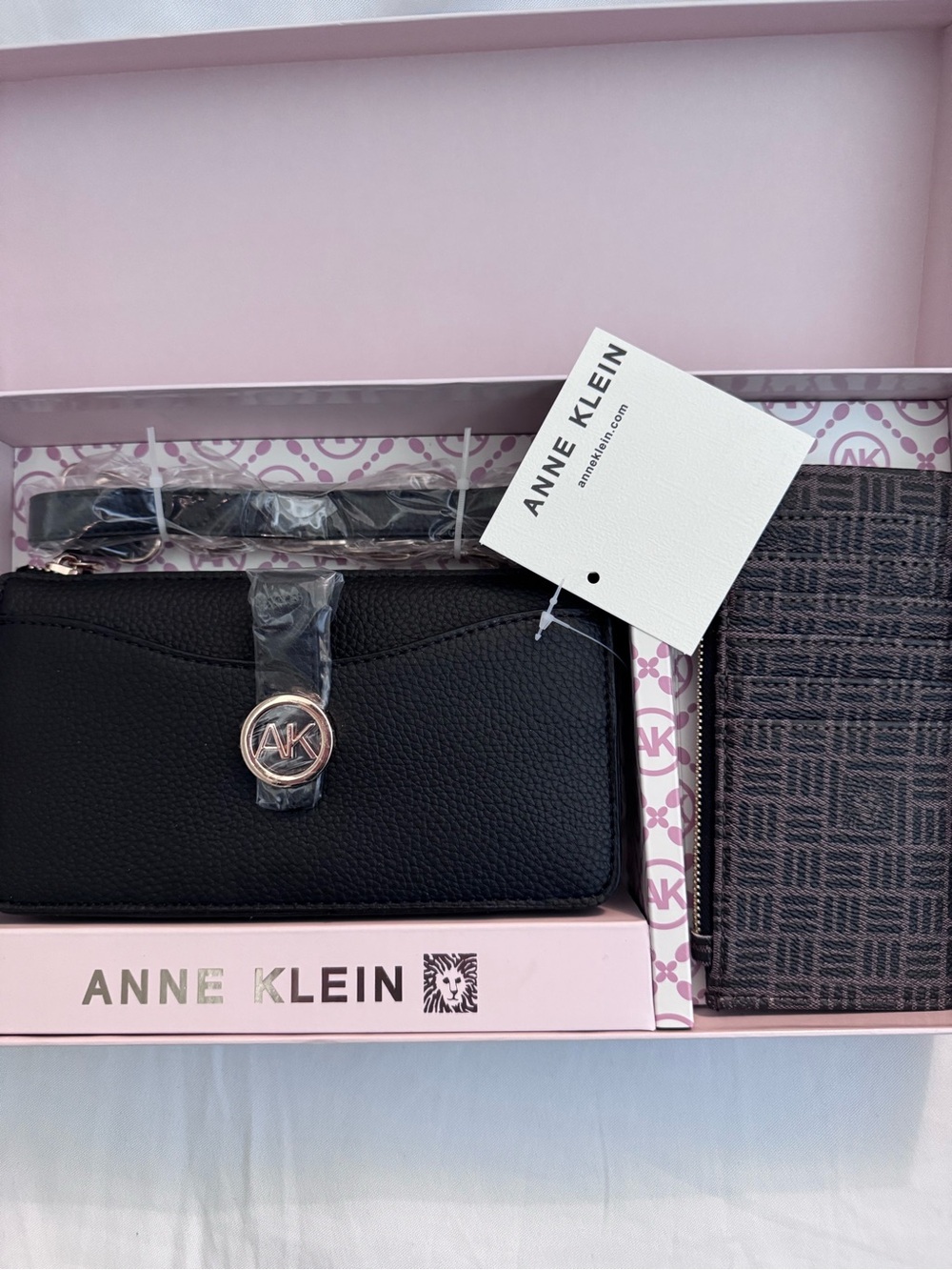BNWT Anne Klein Black Pebbled Boxed Wallet on chain & Patterned Card Holder Set